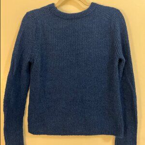 Women’s Banana Republic knit crewneck sweater